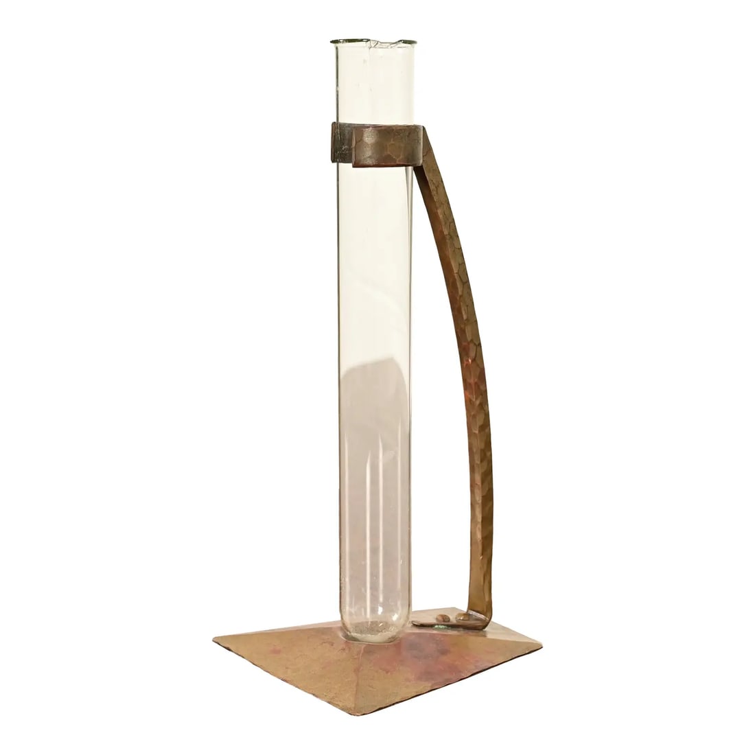 Roycroft Arts & Crafts Hammered Brass Over Copper Bud Vase, Circa 1920s: An exceptional Arts & Crafts period hand-hammered brass over copper bud vase By Roycroft (signed with impressed orb and cross mark) USA, Circa 1920s Measures: 3.5"W x 4"D x 8.25"H. Good original vinta