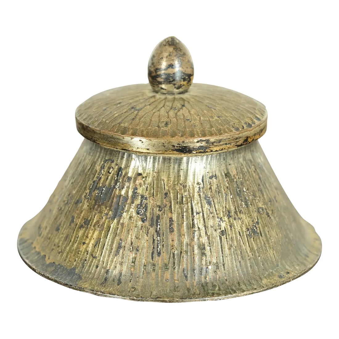 Roycroft Arts & Crafts Brass Over Copper Inkwell, Circa 1920s: A gorgeous Arts & Crafts period brass finished copper inkwell By Roycroft (signed with impressed orb and cross mark) USA, Circa 1920s Measures: 3.25"W x 3.25"D x 2.5"H. Good original vintage condition