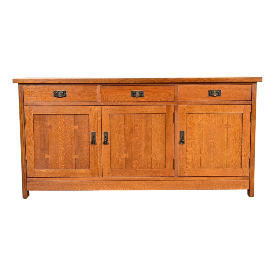 L. & J. G. Stickley Mission Oak Arts & Crafts Sideboard or Bar Cabinet: A gorgeous Mission or Arts & Crafts sideboard, credenza, buffet server, or bar cabinet By L. & J.G. Stickley USA, Circa Late 20th Century Quarter sawn oak, with bowtie inlay, and original hammered cop