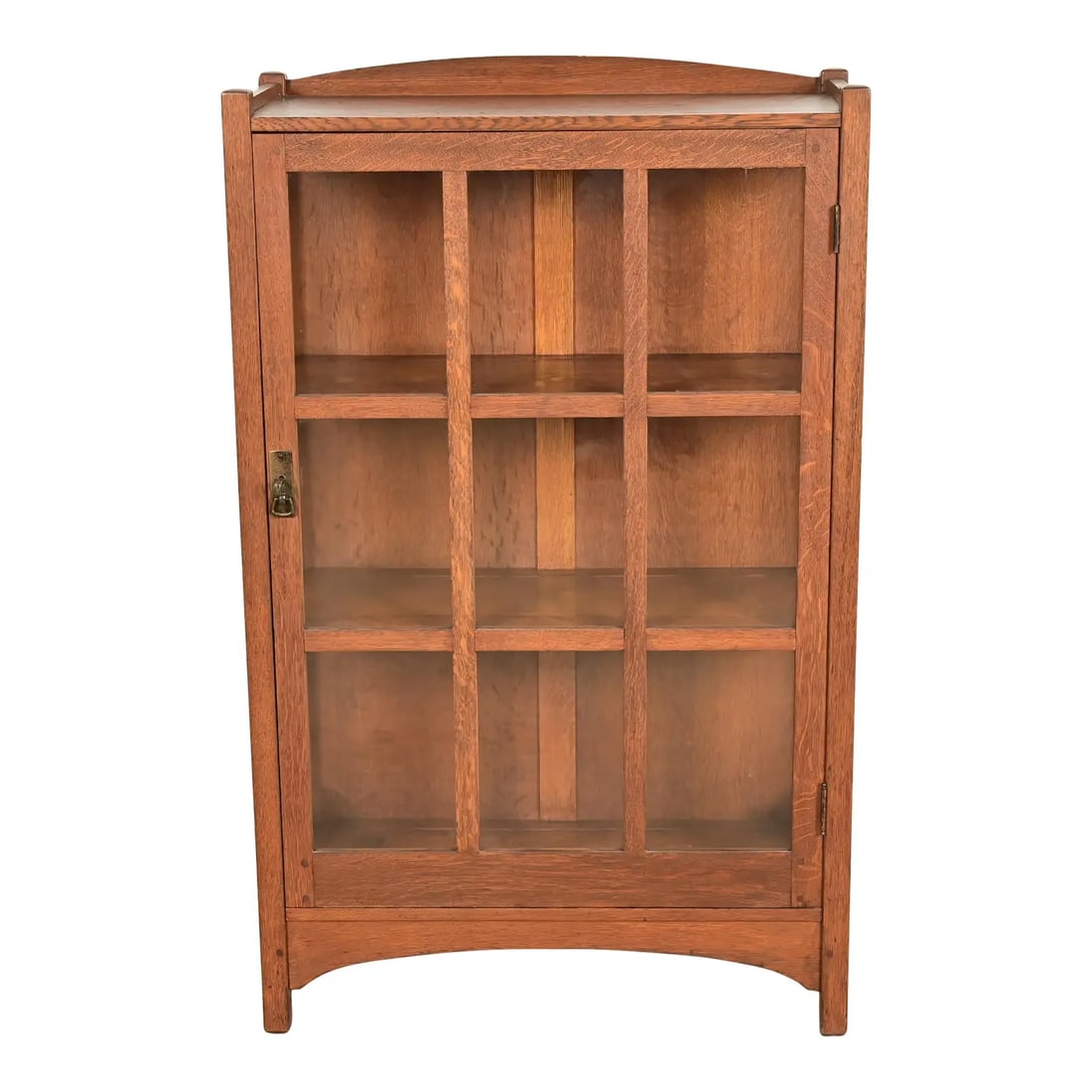 L. & J. G. Stickley Antique Mission Oak Arts and Crafts Bookcase Cabinet, Circa 1910: A beautiful antique Mission or Arts & Crafts period bookcase or china cabinet By L. & J.G. Stickley USA, Circa 1910 Gorgeous quarter sawn oak, with mullioned glass front doors and sides, and original 