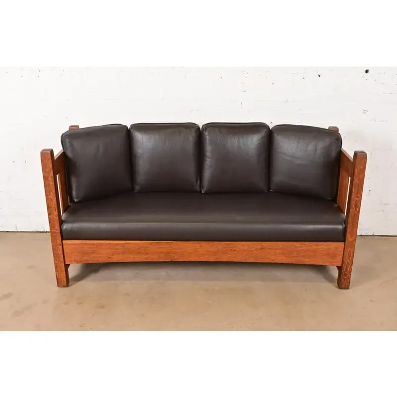 L. & J. G. Stickley Antique Mission Oak Arts & Crafts Settle Sofa, Circa 1910 - 2