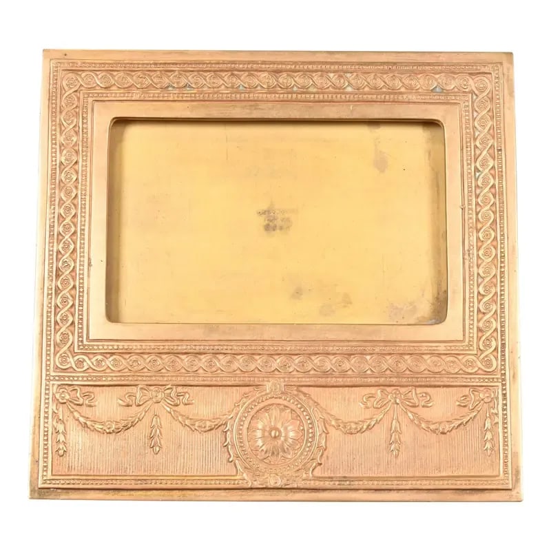 Tiffany Studios New York Adam Bronze Doré Desk Calendar Frame or Picture Frame: A gorgeous antique gilt bronze Neoclassical or Adam style desk calendar frame or picture frame By Tiffany Studios (signed to the back) New York, USA, Early 20th Century Measures: 6.5"W x 3.5"D x 5.75"