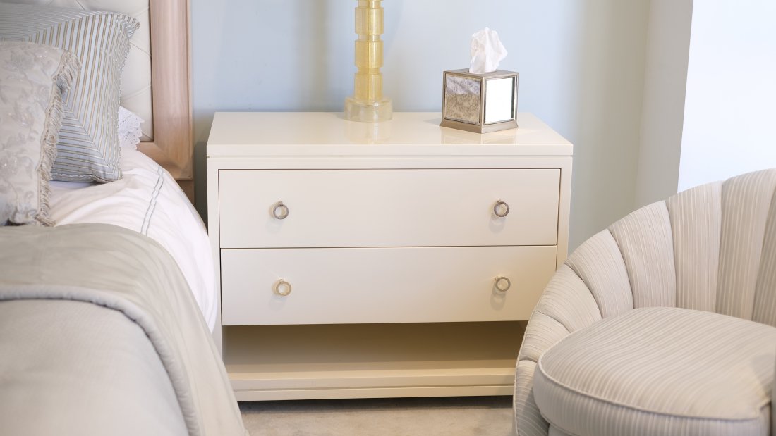 Nancy Corzine Laquer Finish Chest (1 of 3)