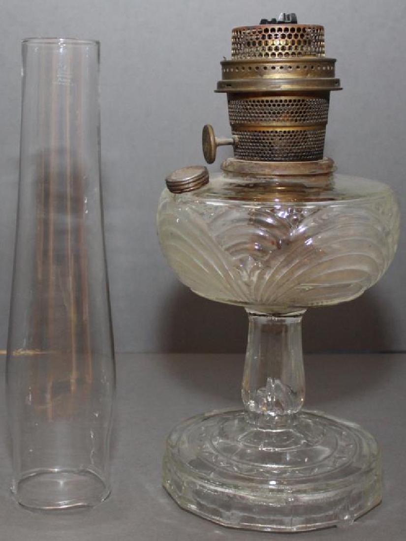Aladdin Lincoln drape glass pedestal oil light, burner (1 of 3)