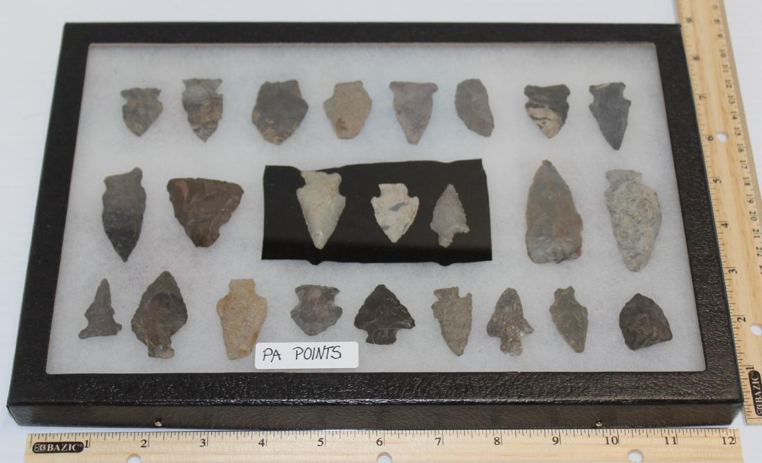 case with 24 Pennsylvania Native American: case with 24 Pennsylvania Native American projectile points