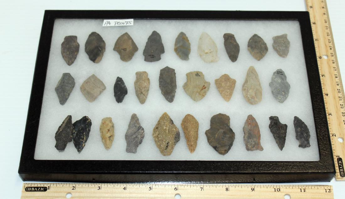 case with 28 Pennsylvania Native American: case with 28 Pennsylvania Native American projectile points