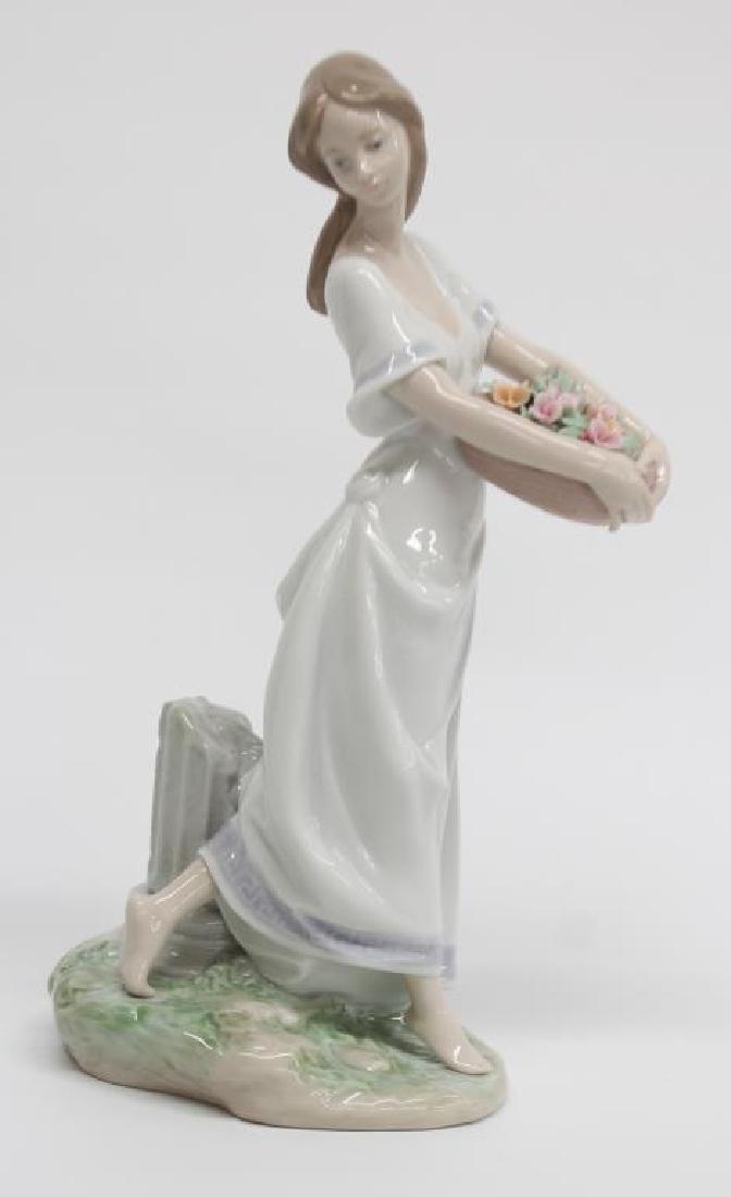 Lladro Figurine Privilege Society 2004 "Gardens of (1 of 1)