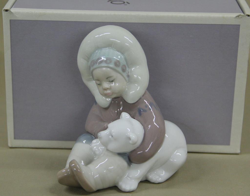 Lladro porcelain Eskimo playing #1195, original (1 of 2)