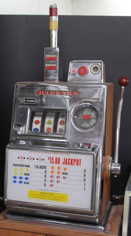 5 cent slot machine-One arm bandit (1 of 4)