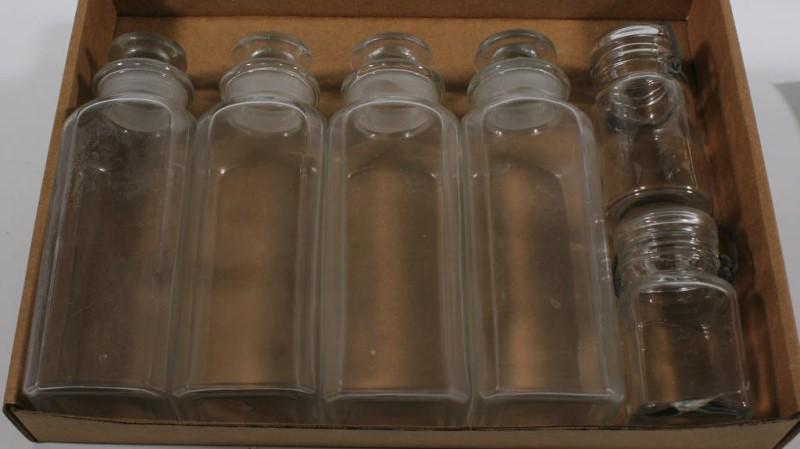 (8) 7.5" bottles, 1 w/broken top & 1 no top: (8) 7.5" bottles, 1 w/broken top & 1 no top