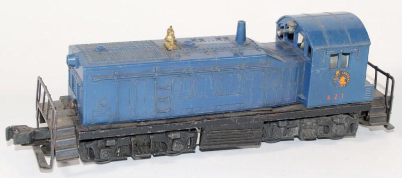 Lionel New Jersey Central Lines NW-2 Diesel: Lionel New Jersey Central Lines NW-2 Diesel Switch engine #621 (Cab shell is loose - rear is chipped out)