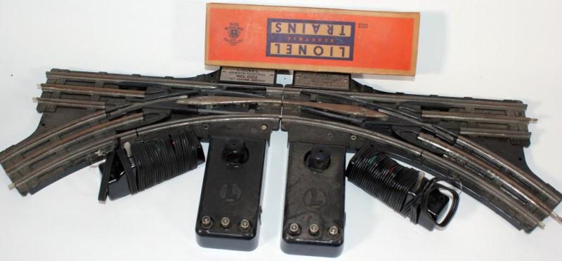 Pair of Lionel 022 Remote Control Switches: Pair of Lionel 022 Remote Control Switches (bulbs not guaranteed)