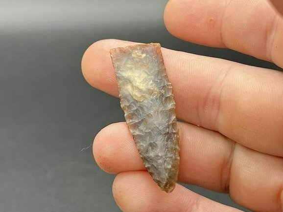 Sale Highlight!!! 1 7/8" Eden- Northern High Plains- Knife River Flint. One of a kind Relic. Comes: Sale Highlight!!! 1 7/8" Eden- Northern High Plains- Knife River Flint. One of a kind Relic. Comes with Davis, Stermer, Black, and Bennett COA's. Once in a lifetime relic.