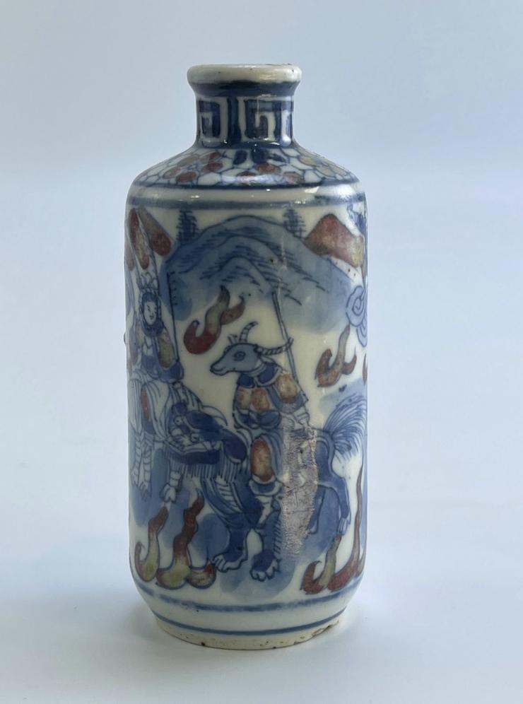 An underglaze red and blue&white snuff bottle vase, YongZheng Mark. (1 of 17)