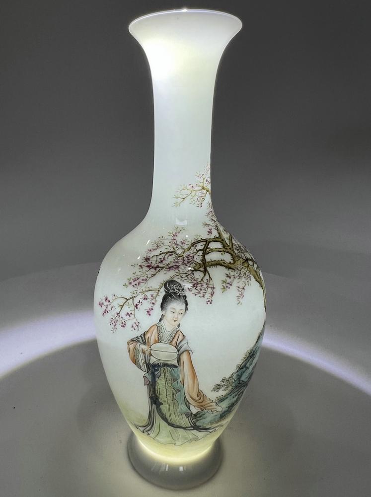 A fine famille rose eggshell Mei-ping vase, marked. (1 of 14)