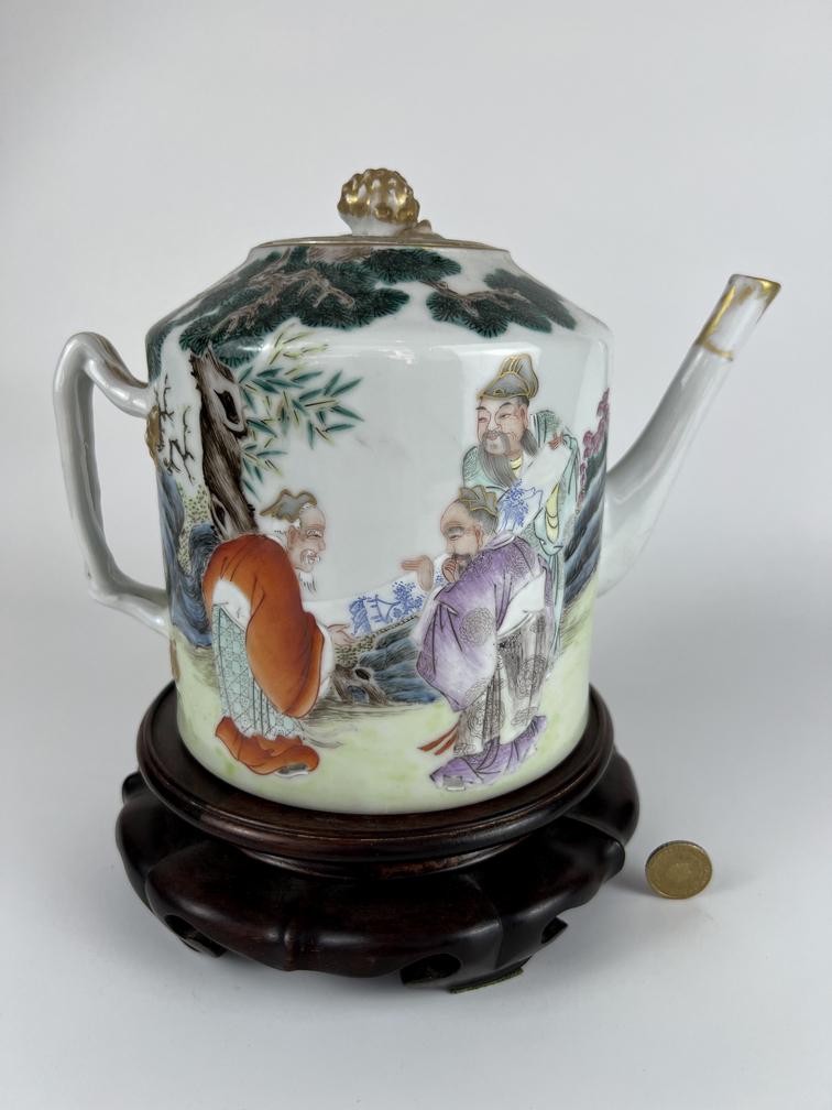 A large famille rose teapot, Qing Dynasty Pr. (1 of 10)