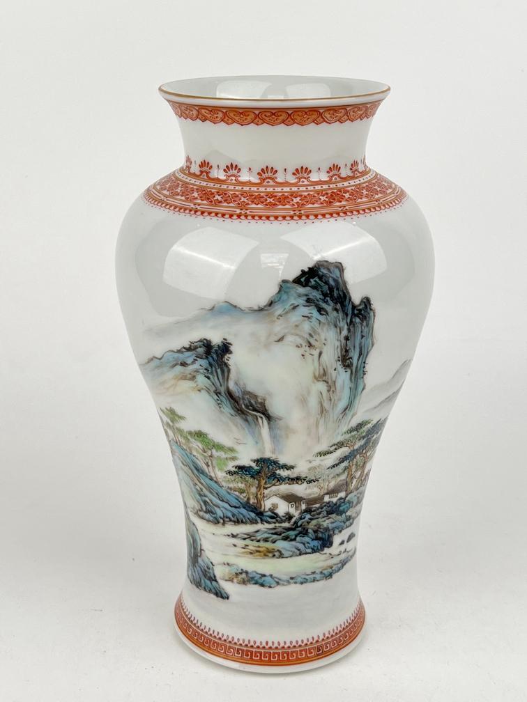 A Chinese famille rose vase, Republic Pr. (1 of 9)