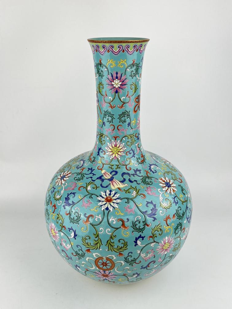 An extraordinary large famille rose vase, Qing Dynasty Pr. (1 of 13)