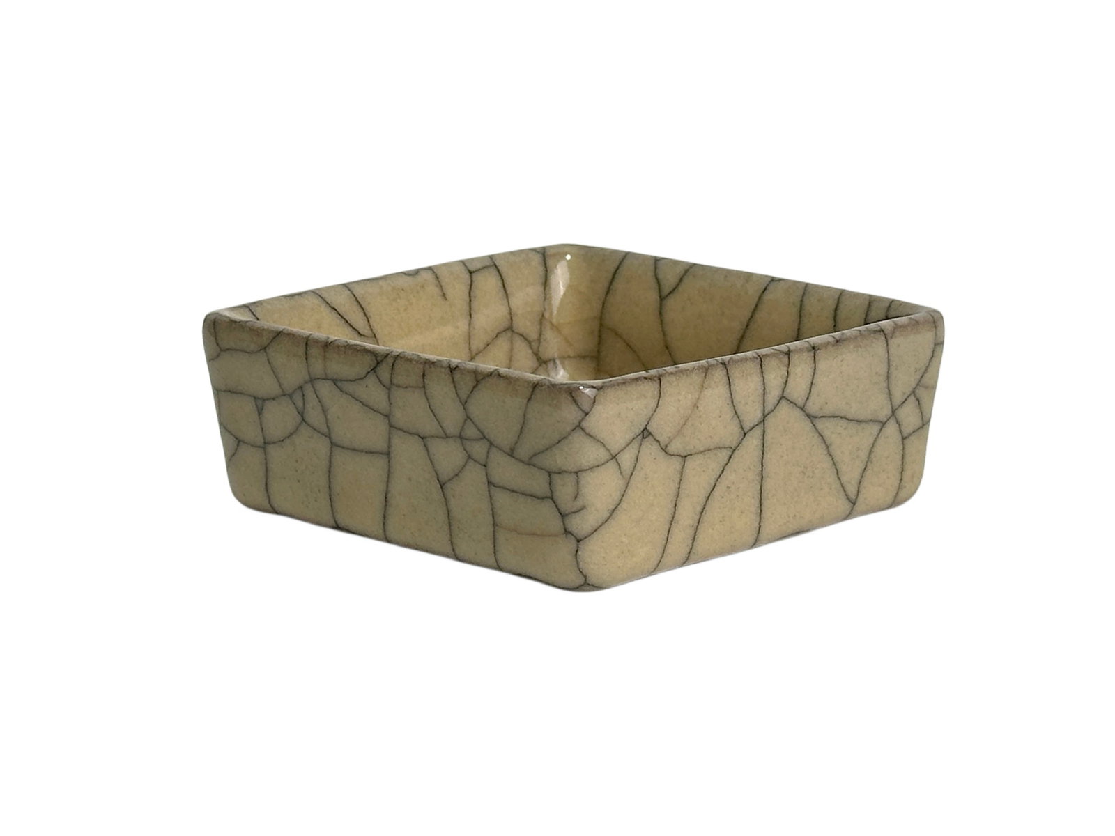 A Chinese guware waterpot, Ming Dynasty Pr. or earlier.: Size:(Mouth8.3x8.3cm, Height3.2cm) Shipping:EU\HK\USA Ondoor shipping estimation:85EUR Condition:(Good Condition, No Hairlines, No Cracks, No Repairment Checked by UV&Strong Light, Age Traces) Terms:(