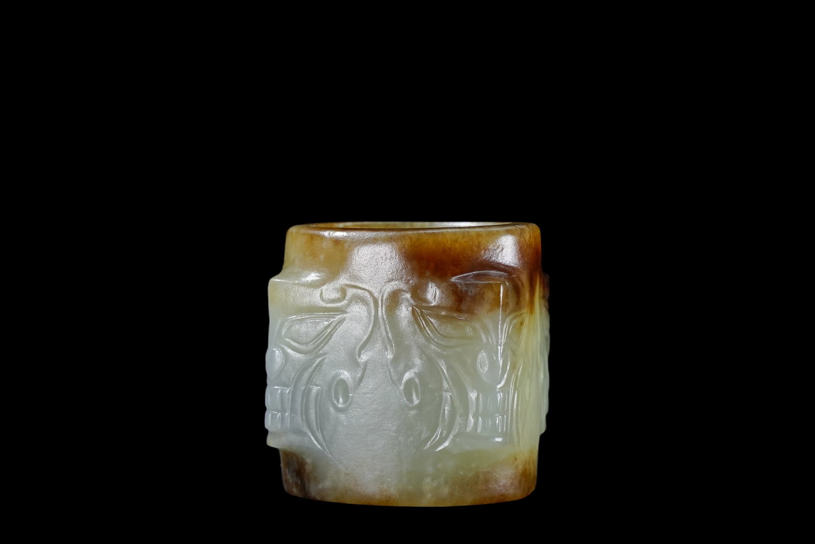 A Jade ornament, 2th- 12th Pr.: Size:(Length2.8cm, Width2.8cm, Height2.9cm) Shipping:EU\HK\USA Ondoor shipping estimation:75EUR Condition:(Good Condition, No Repairment Checked by UV&Strong Light, Age Traces) Terms:(It is the Buyer'
