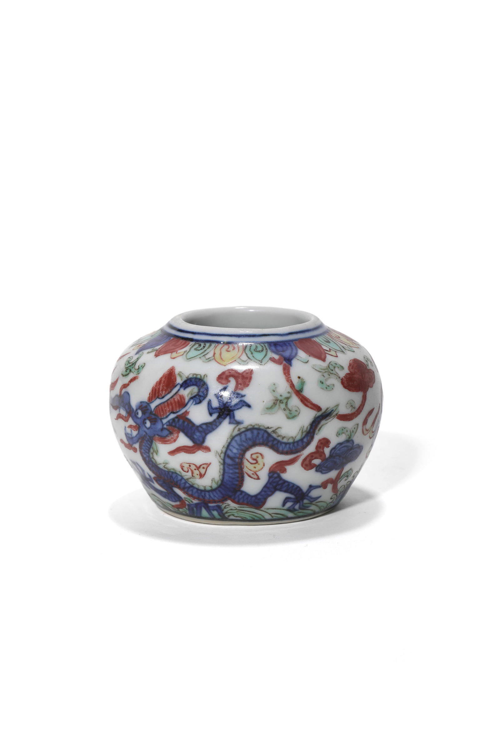 A Wucai Dragon Pattern Water Pot, 17th?C19th C Pr.: Size:(Mouth Diameter 7cm) Shipping:EU\HK\USA Ondoor shipping estimation:85EUR Condition:(Good Condition, No Hairlines, No Cracks, No Repairment Checked by UV&Strong Light, Age Traces) Terms:(It is