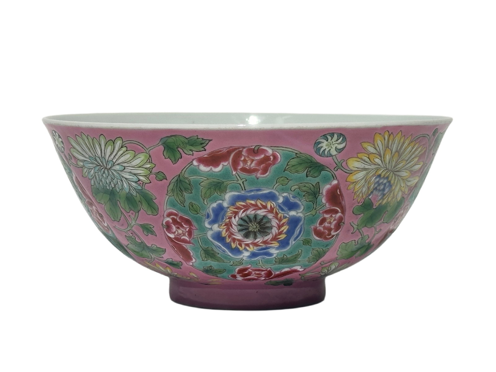 A Chinese nice enamel bowl, Qian Long Pr.: Size:(Height7cm, Mouth Diameter15.1cm) Shipping:EU\HK\USA Ondoor shipping estimation:115EUR Condition:(Good Condition, No Hairlines, No Cracks, No Repairment Checked by UV&Strong Light, Age Traces)