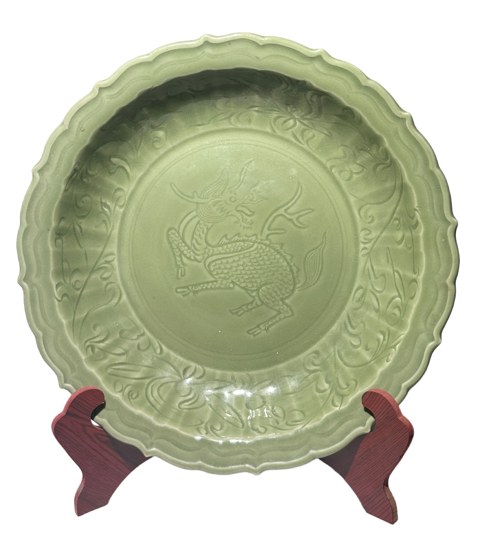 A Chinese large Longquan celadon dish, Ming Dynasty Pr.: Size:(Height8cm, Mouth Diameter43cm) Shipping:EU\HK\USA Ondoor shipping estimation:135EUR Condition:(Good Condition, No Hairlines, No Cracks, No Repairment Checked by UV&Strong Light, Age Traces)