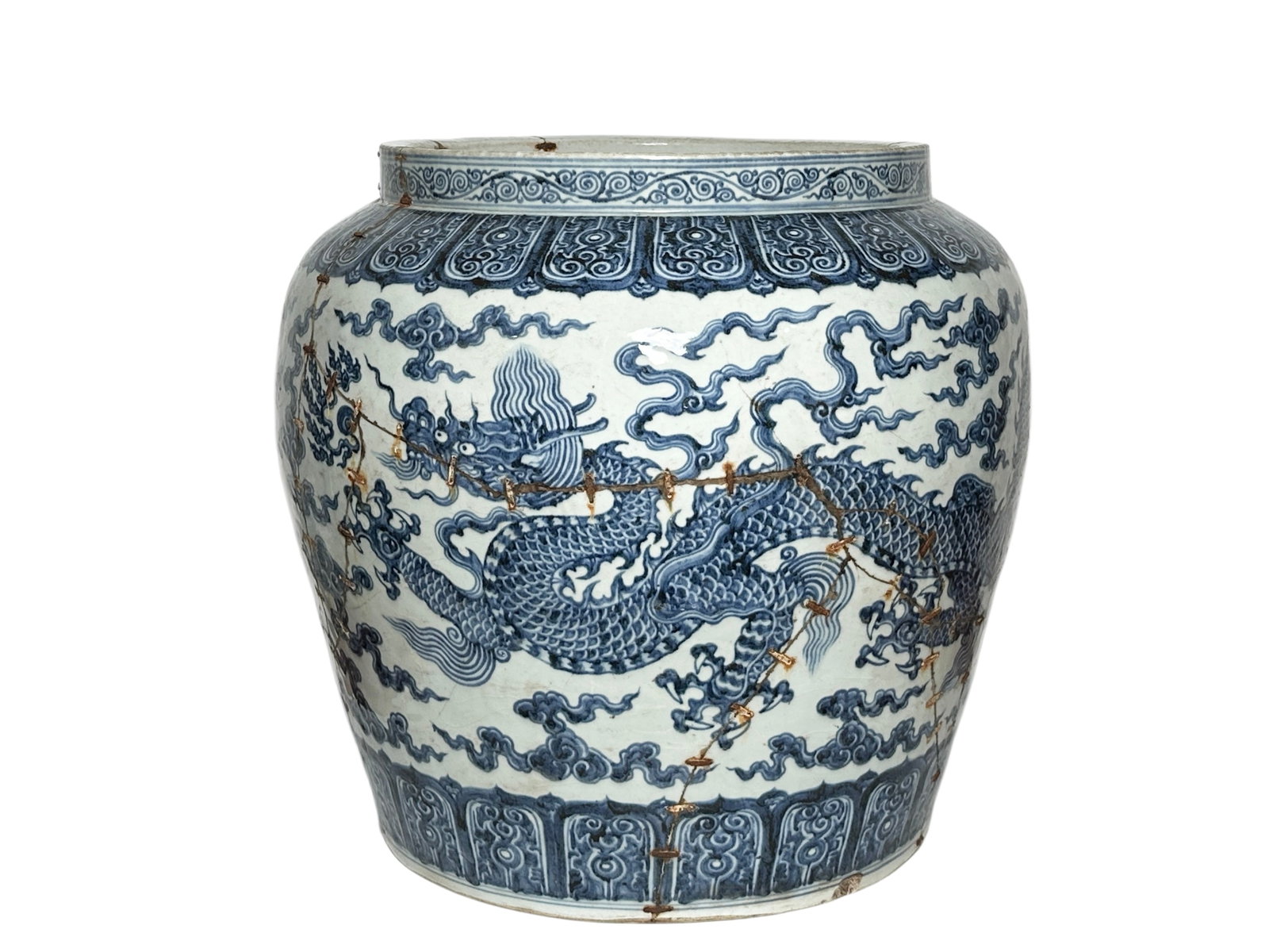 An extra large size of Blue-and-white jar with cloud-dragon patterned, Ming Dynasty Pr. (1 of 10)