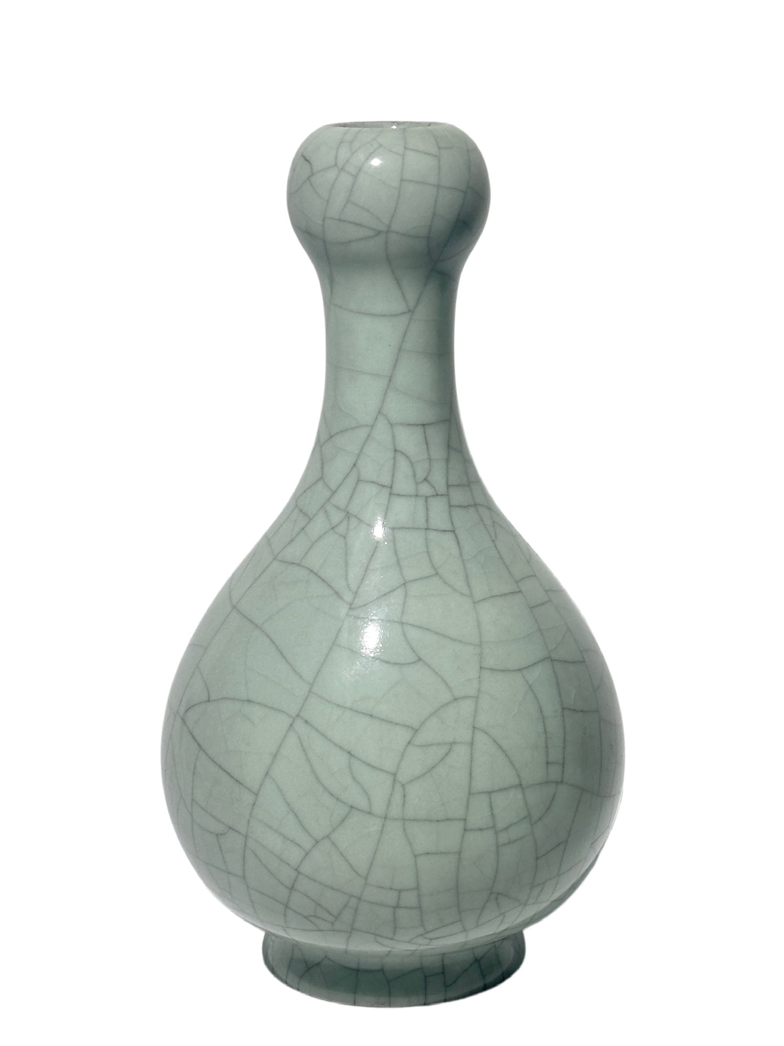 Guan ware vase with garlic type mouth, Qian Long Pr.: Size:(Height28.5cm, Mouth Diameter3.5cm) Shipping:EU\HK\USA Ondoor shipping estimation:115EUR Condition:(Good Condition, No Hairlines, No Cracks, No Repairment Checked by UV&Strong Light, Age Traces) 