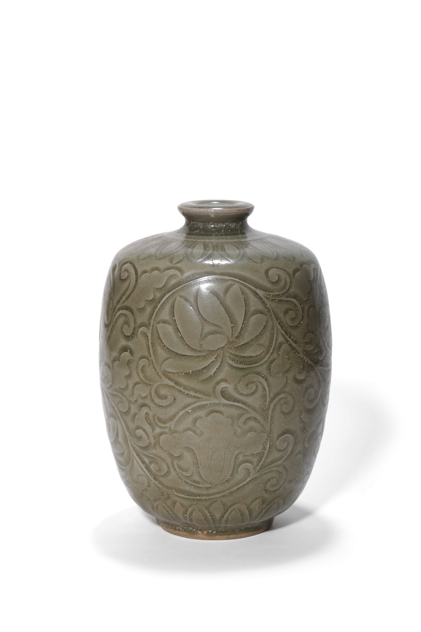 A Yaozhou Kiln Carved Lotus Meiping Vase, 10th?C12th C Pr.: Size:(Height 16.5cm) Shipping:EU\HK\USA Ondoor shipping estimation:85EUR Condition:(Good Condition, No Hairlines, No Cracks, No Repairment Checked by UV&Strong Light, Age Traces) Terms:(It is the Buye