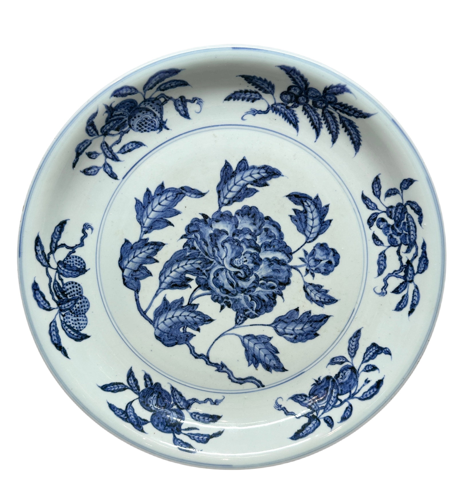 A large Blue&White plate decorated with flower, Ming Dynasty Pr.: Size:(Height41.3cm, Mouth Diameter6cm) Shipping:EU\HK\USA Ondoor shipping estimation:135EUR Condition:(Good Condition, No Hairlines, No Cracks, No Repairment Checked by UV&Strong Light, Age Traces) Te