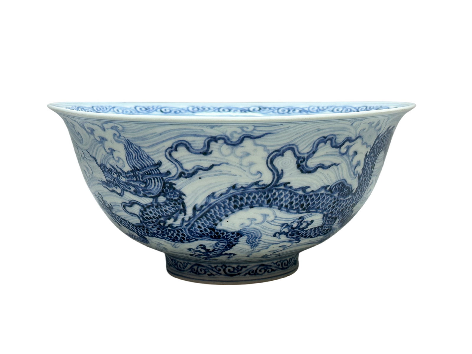 A large Blue-and-white bowl decorated with sea-water dragon pattern, Ming Dynasty Pr. (1 of 10)