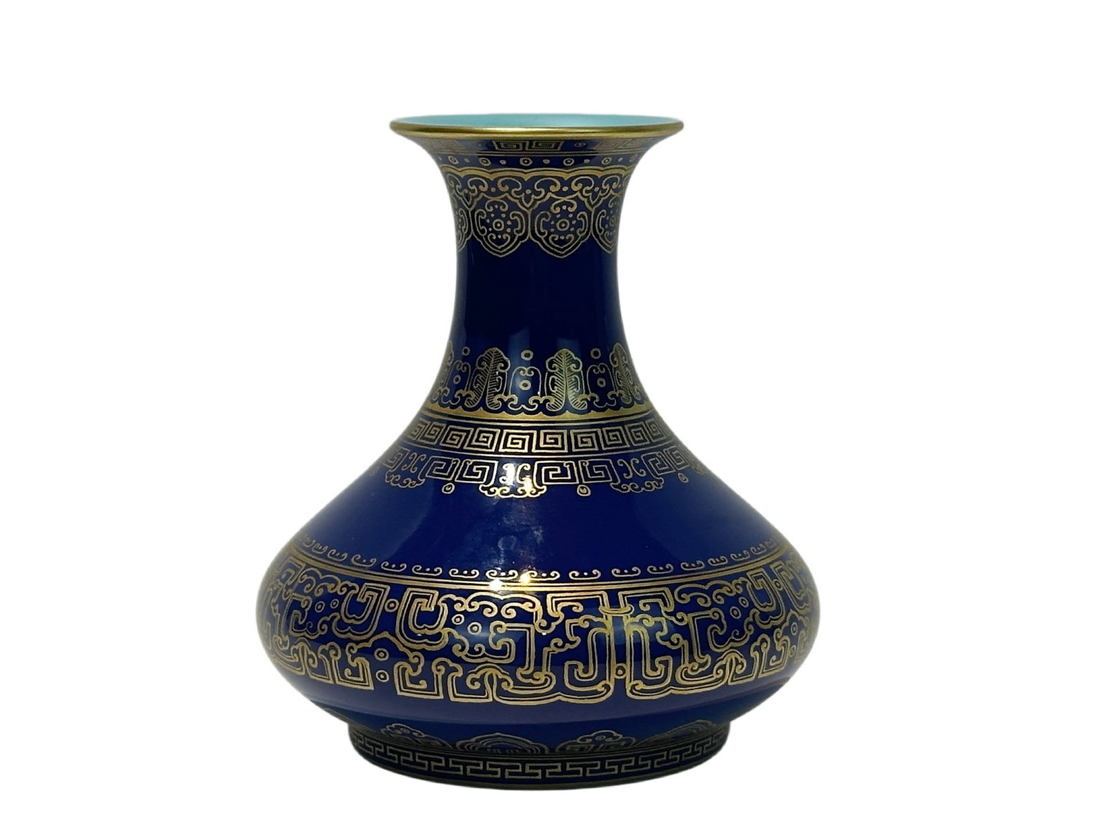 A Chinese blue ground vase with gilt dragon pattern, Qian Long Pr.: Size:(Height16.5cm, Mouth Diameter7.6cm) Shipping:EU\HK\USA Ondoor shipping estimation:115EUR Condition:(Good Condition, No Hairlines, No Cracks, No Repairment Checked by UV&Strong Light, Age Traces) 