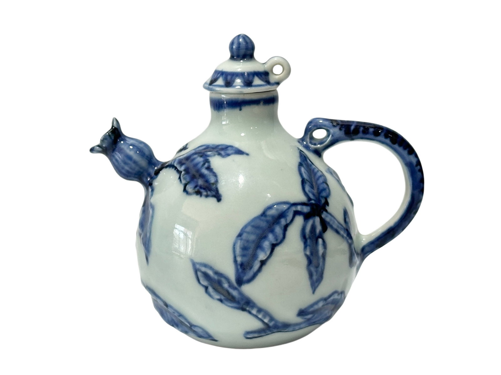 A Chinese Blue-and-white pot, Ming Dynasty Pr. (1 of 8)