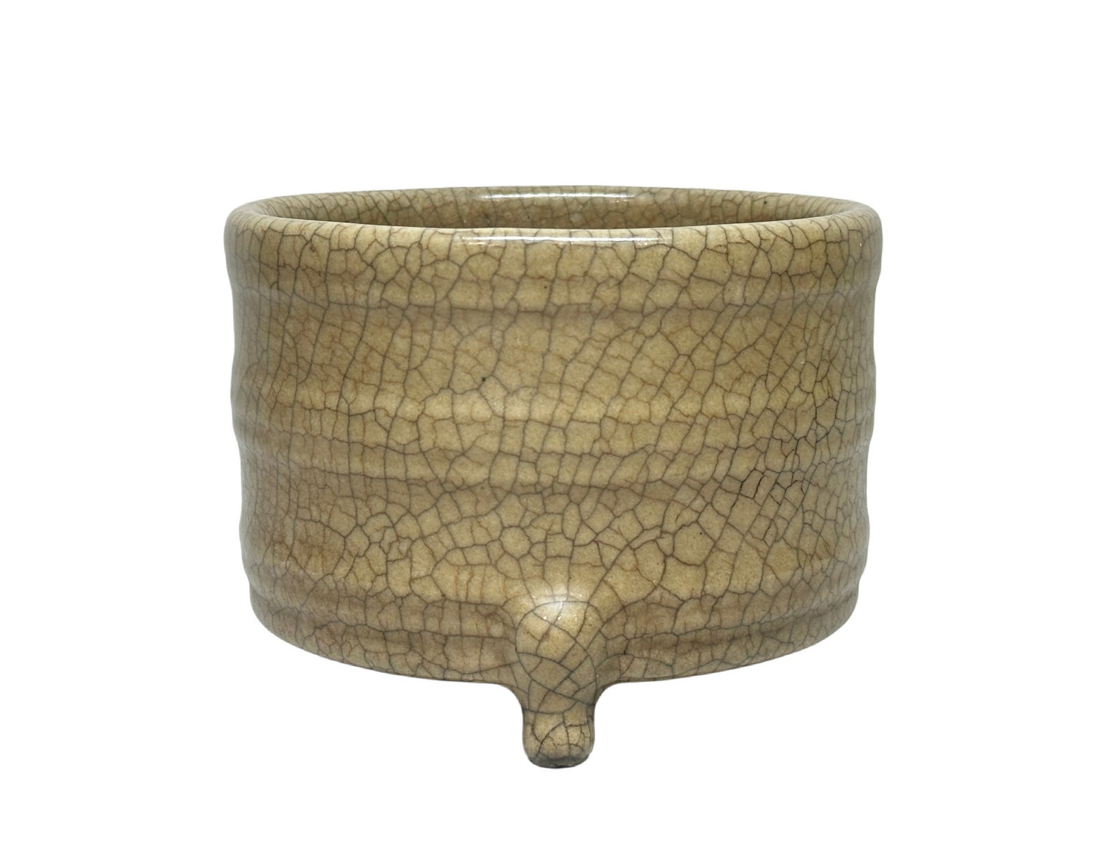 A guan ware censor, Ming Dynasty Pr. or earlier.: Size:(Height11cm, Mouth Diameter14.5cm) Shipping:EU\HK\USA Ondoor shipping estimation:105EUR Condition:(Good Condition, No Hairlines, No Cracks, No Repairment Checked by UV&Strong Light, Age Traces) T