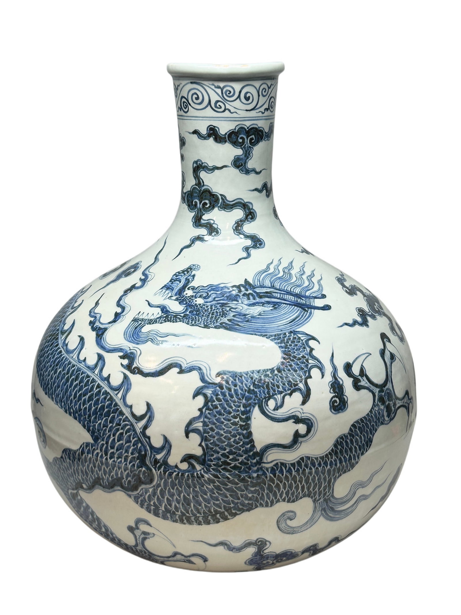 A Blue-and-white dragon-patterned ball vase, Ming Dynasty Pr.: Size:(Height43.5cm, Mouth Diameter10.3cm) Shipping:EU\HK\USA Ondoor shipping estimation:155EUR Condition:(Good Condition, No Hairlines, No Cracks, No Repairment Checked by UV&Strong Light, Age Traces)