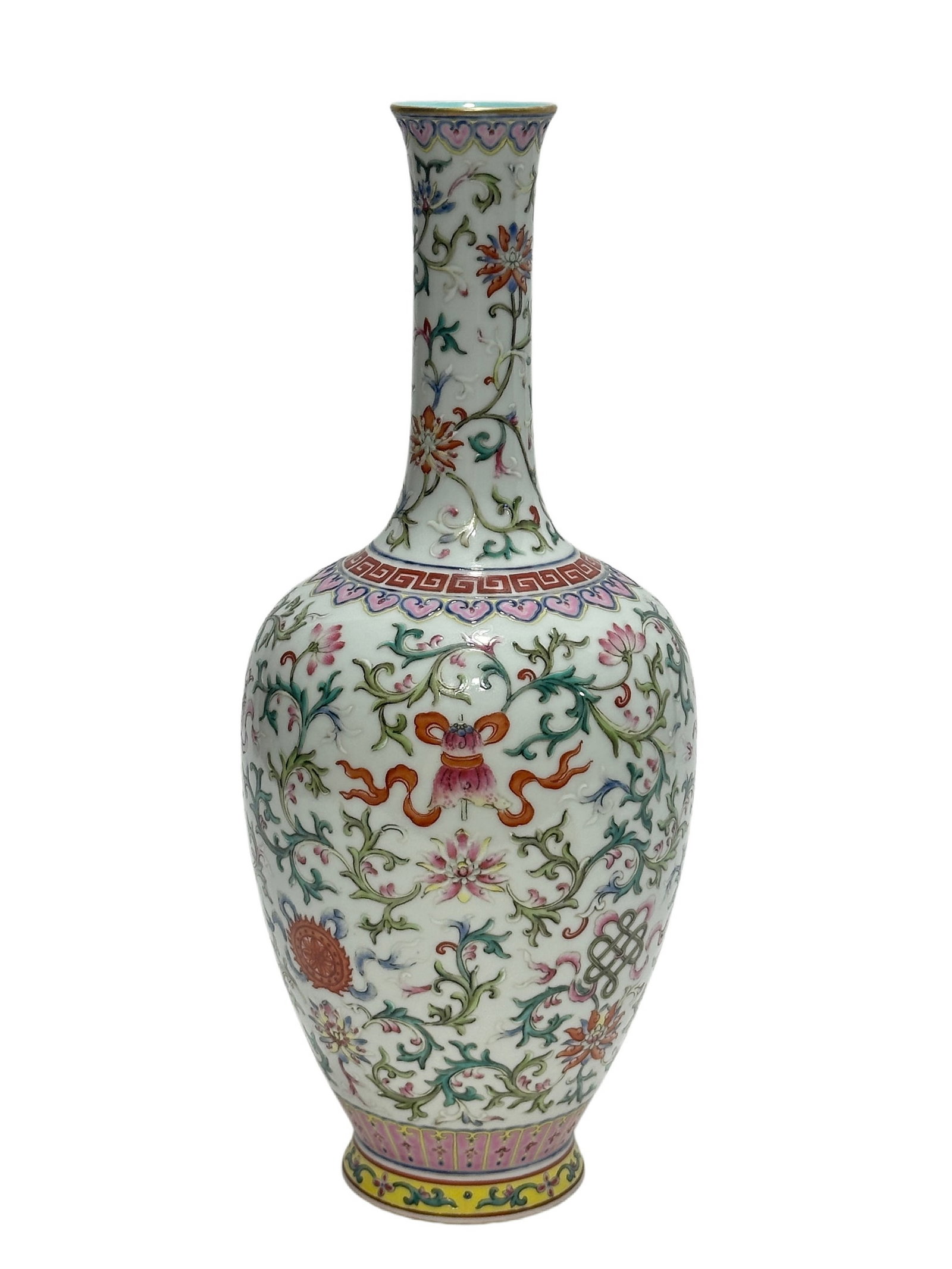 A Chinese Famille Rose vase, Qian Long Pr.: Size:(Height32cm, Mouth Diameter4.6cm) Shipping:EU\HK\USA Ondoor shipping estimation:115EUR Condition:(Good Condition, No Hairlines, No Cracks, No Repairment Checked by UV&Strong Light, Age Traces) Te