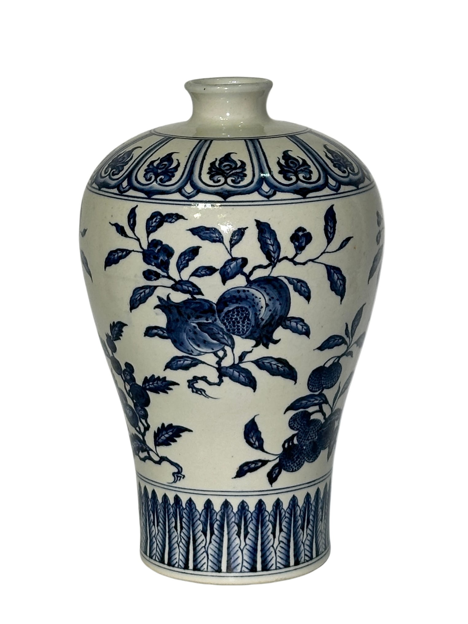 A Chinese blue-and-white plum vase, Ming Dynasty Pr.: Size:(Height26.5cm, Mouth Diameter4.8cm) Shipping:EU\HK\USA Ondoor shipping estimation:115EUR Condition:(Good Condition, No Hairlines, No Cracks, No Repairment Checked by UV&Strong Light, Age Traces) 