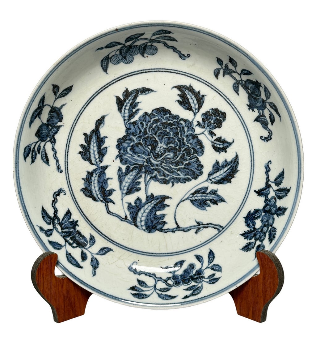Blue-and-white floral plate, Ming Dynasty Pr.: Size:(Height5.8cm, Mouth Diameter29cm) Shipping:EU\HK\USA Ondoor shipping estimation:115EUR Condition:(Good Condition except minor undergalze lines, No Hairlines, No Cracks, No Repairment Checked by U