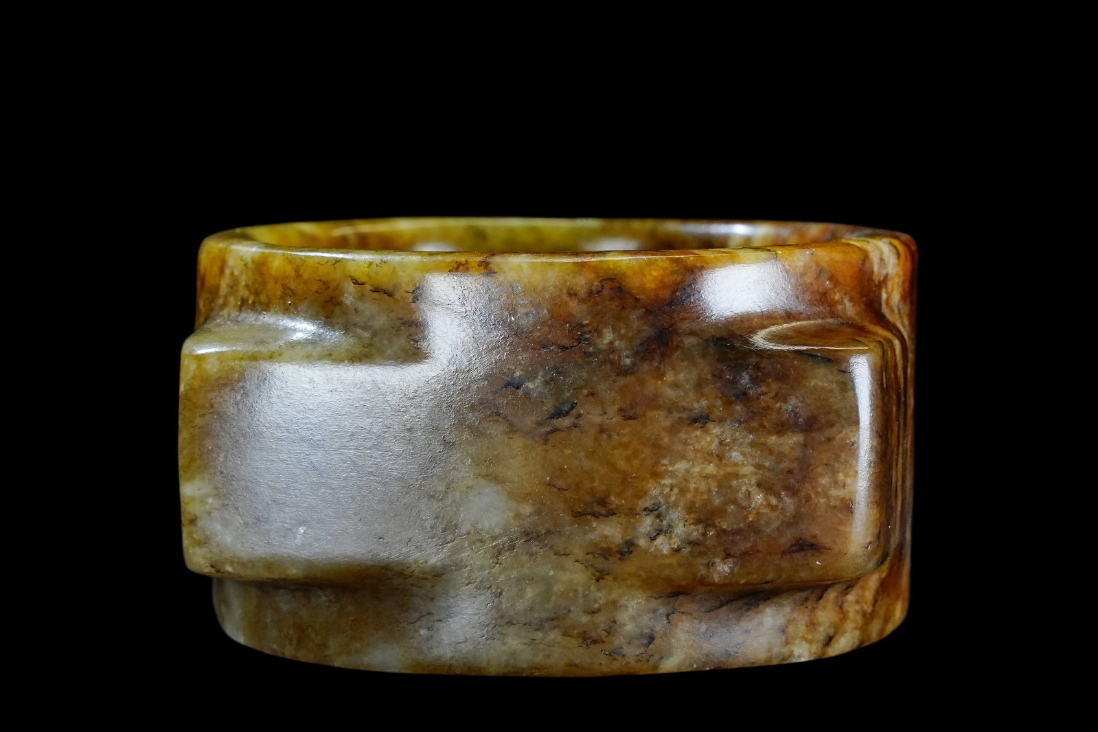 A Jade ornament, 2th- 12th Pr.: Size:(Length6.2cm, Width6.2cm, Height3.45cm) Shipping:EU\HK\USA Ondoor shipping estimation:75EUR Condition:(Good Condition, No Repairment Checked by UV&Strong Light, Age Traces) Terms:(It is the Buyer