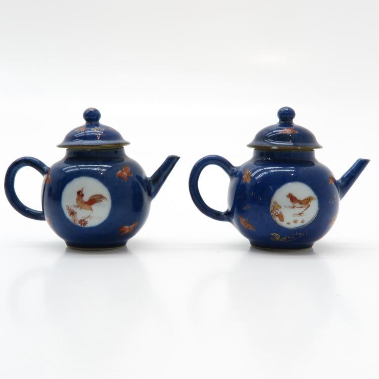 Two Chinese porcelian teapots, Kang Xi Pr. (1 of 6)