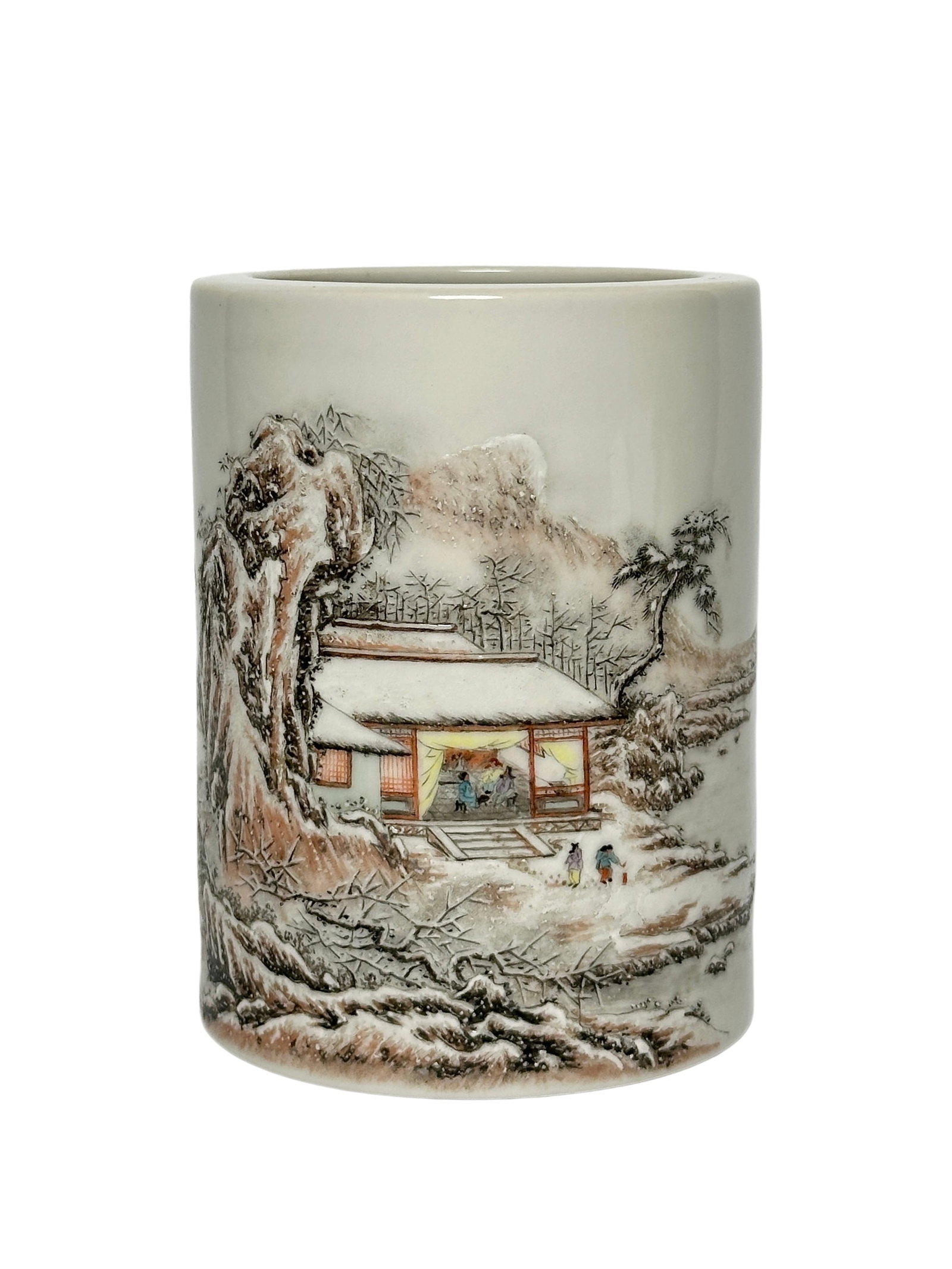 A Chinese Famille Rose brush pot with snowy scene, Republic Pr.: Size:(Height11.8cm, Mouth Diameter8.8cm) Shipping:EU\HK\USA Ondoor shipping estimation:115EUR Condition:(Good Condition, No Hairlines, No Cracks, No Repairment Checked by UV&Strong Light, Age Traces)