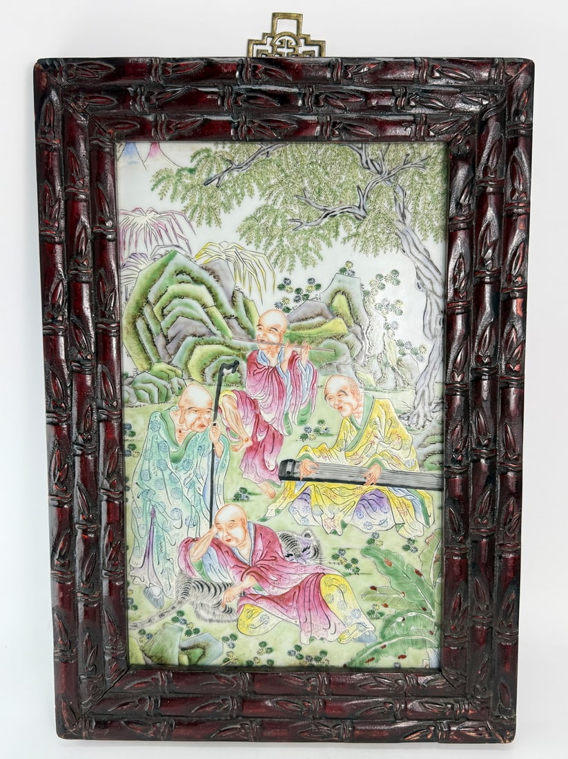 A Chinese Famille Rose plaque, Republic Pr.: Size:(Height52cm, Width36cm) Shipping:EU\HK\USA Ondoor shipping estimation:EUR Condition:(Good Condition, No Hairlines, No Cracks, No Repairment Checked by UV&Strong Light, Age Traces) Terms:(It is th