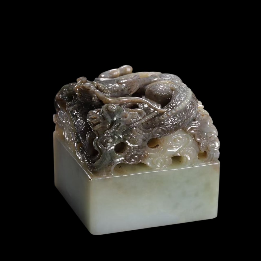 A Chinese Jade Imperial Seal with Dragon Knop, 18th?Century?CE?19th?Century?CE Pr.: Size:(Height10.5cm Width10cm) Shipping:EU\HK\USA Ondoor shipping estimation:70EUR Condition:(Good Condition, No Repairment Checked by UV&Strong Light, Age Traces) Terms:(It is the Buyer's responsibili