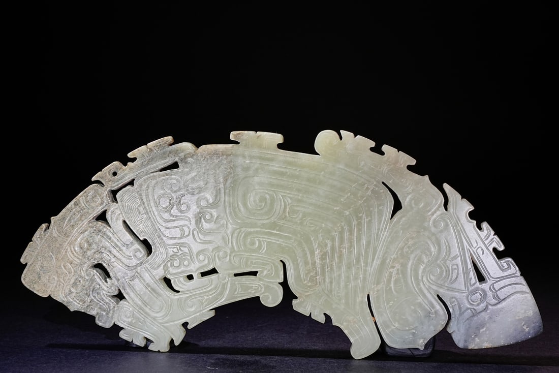 A Chinese jade ornament, 12th Pr.: Size:(Length18cm, Width7.1cm, Depth0.6cm) Shipping:EU\HK\USA Ondoor shipping estimation:75EUR Condition:(Good Condition, No Repairment Checked by UV&Strong Light, Age Traces) Terms:(It is the Buyer's 
