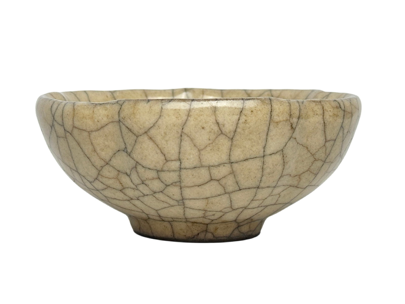 A Chinese yellow Ge kiln cup, Ming Dynasty Pr. or earlier.: Size:(Height4.7cm, Mouth Diameter11cm) Shipping:EU\HK\USA Ondoor shipping estimation:75EUR Condition:(Good Condition, No Hairlines, No Cracks, No Repairment Checked by UV&Strong Light, Age Traces) Ter