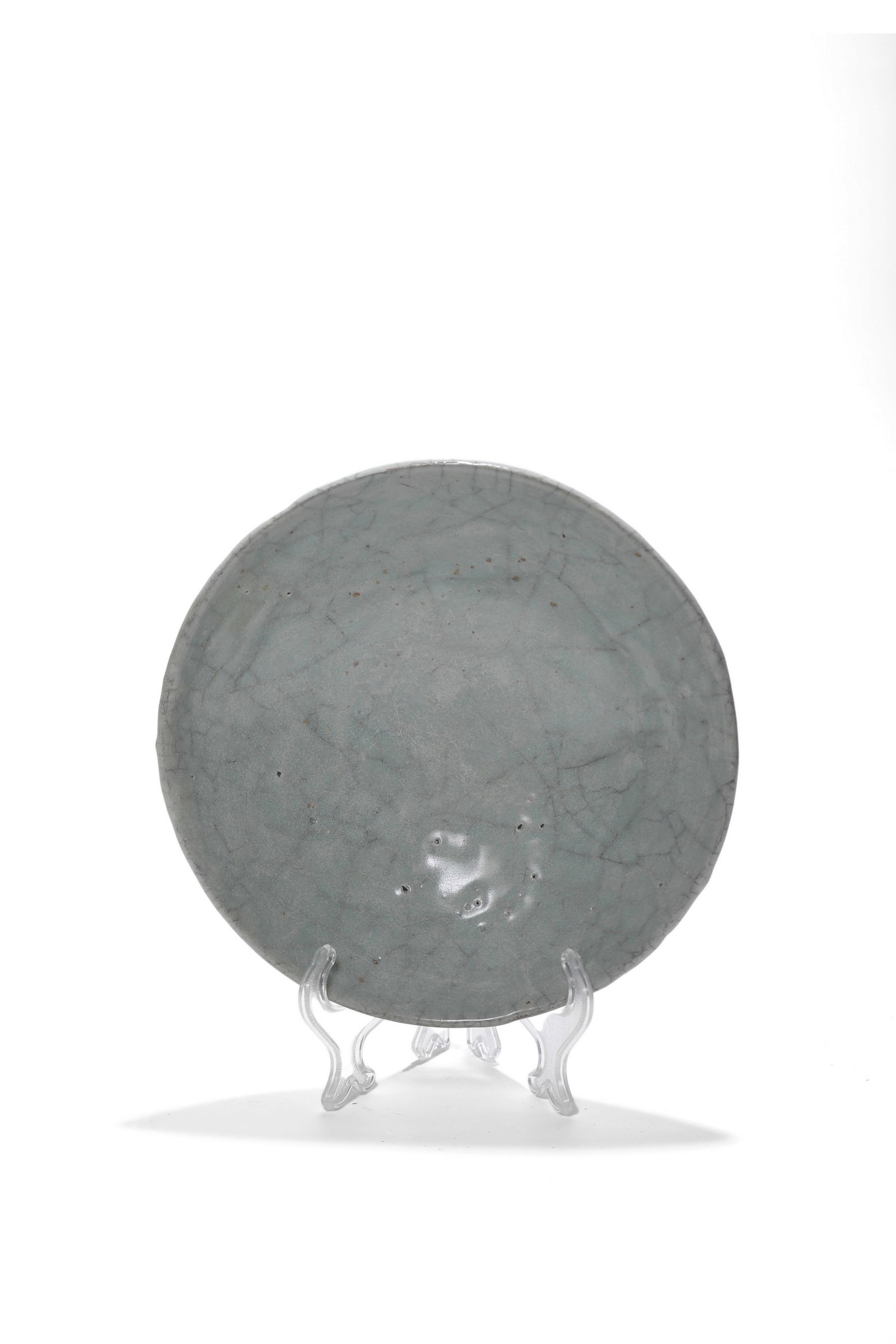 A Chinese Ancient Crackle?glazed Celadon Plate, 14th?15th century Pr.: Size:(Diameter16.5cm) Shipping:EU\HK\USA Ondoor shipping estimation:105EUR Condition:(Good Condition, No Hairlines, No Cracks, No Repairment Checked by UV&Strong Light, Age Traces) Terms:(It is the Bu