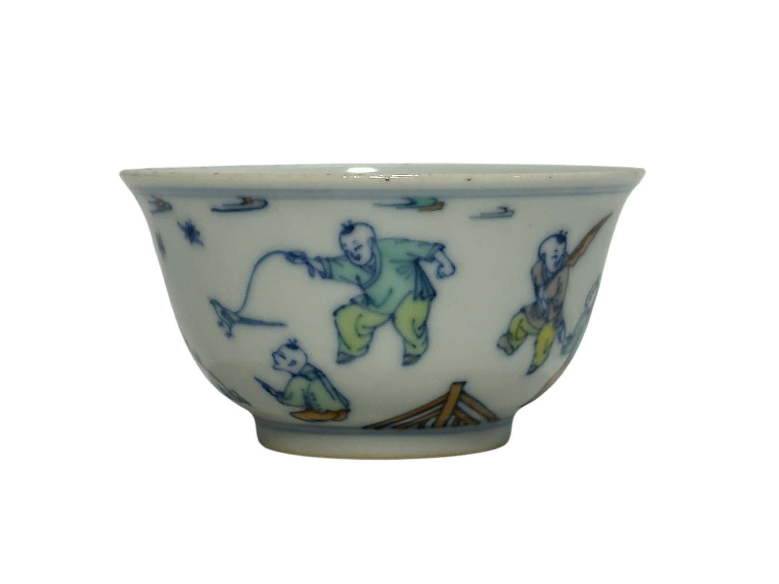 A Chinese doucai cup with children Playing scene, YongZheng Pr.: Size:(Height4.5cm, Mouth Diameter8.2cm) Shipping:EU\HK\USA Ondoor shipping estimation:75EUR Condition:(Good Condition, No Hairlines, No Cracks, No Repairment Checked by UV&Strong Light, Age Traces)
