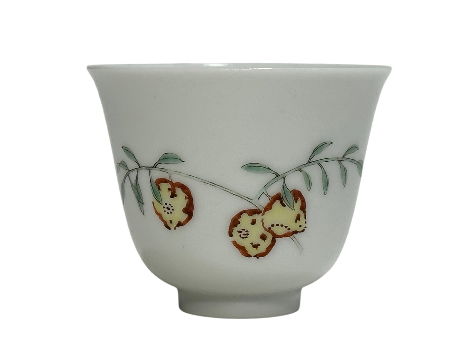 A Chinese Famille Rose cup wth melon and butterfly motif, Kang Xi Pr.: Size:(Height5.5cm, Mouth Diameter6.6cm) Shipping:EU\HK\USA Ondoor shipping estimation:75EUR Condition:(Good Condition, No Hairlines, No Cracks, No Repairment Checked by UV&Strong Light, Age Traces)