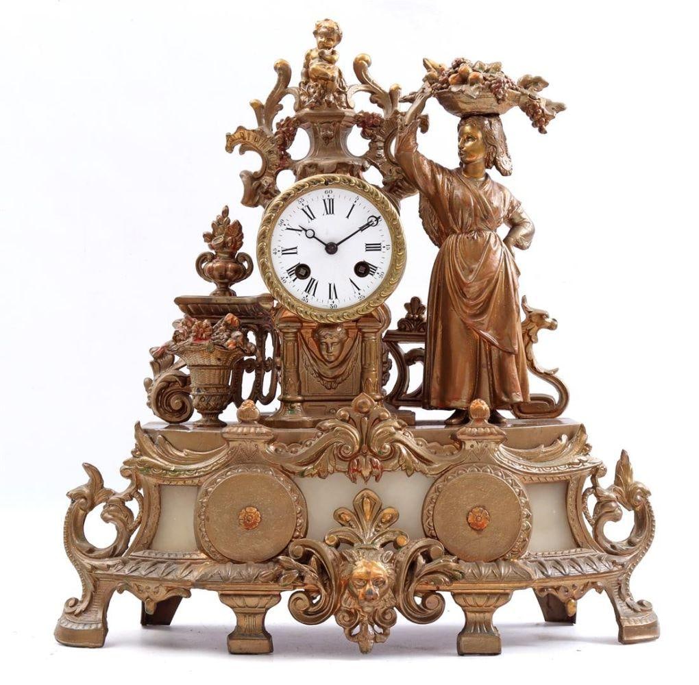 Classic mantel clock: Size:(Classic mantel clock with woman on top with basket of fruit, 41 cm high (pendulum and bell defective, crack in top plate)) Shipping:EU\HK\USA Ondoor shipping estimation:165EUR Condition:(Good Co